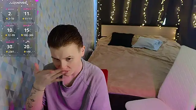 Snapshot of Tara_Lawson chatting on March 1, 2026, 10:59 am Tara Lawson online show from March 1, 2026, 10:59 am