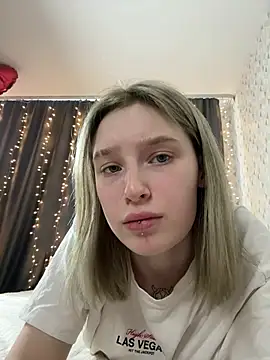 Snapshot of Tara_Lawson chatting on February 22, 2026, 11:45 am Tara Lawson online show from February 22, 2026, 11:45 am