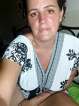 Snapshot of emiliemilf chatting on February 22, 2026, 7:44 am emiliemilf online show from February 22, 2026, 7:44 am