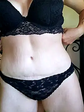 Snapshot of emiliemilf chatting on February 26, 2026, 7:58 pm emiliemilf online show from February 26, 2026, 7:58 pm