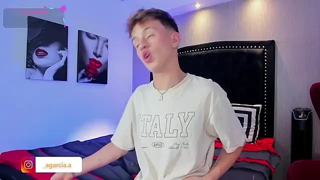 Snapshot of LiamWildx20 chatting on February 22, 2026, 6:49 am LiamWildx20 online show from February 22, 2026, 6:49 am