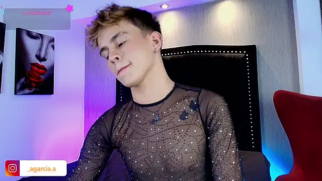 Snapshot of LiamWildx20 chatting on January 7, 2026, 5:01 am LiamWildx20 online show from January 7, 2026, 5:01 am