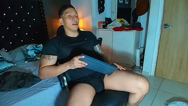 ethan dalton  online show from March 12, 2026, 3:56 am