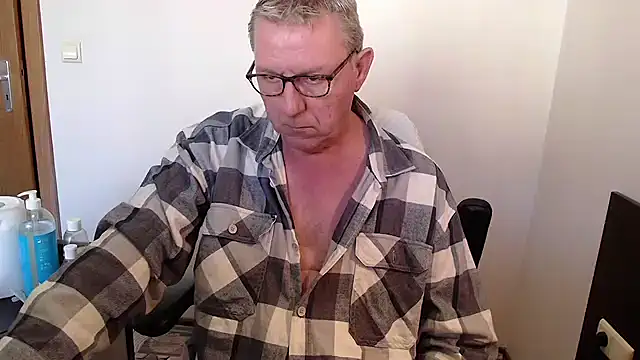 JamesBauer online show from October 19, 2025, 8:28 am