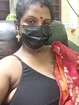 Snapshot of poojaa-rani chatting on November 1, 2025, 6:57 pm poojaa-rani online show from November 1, 2025, 6:57 pm