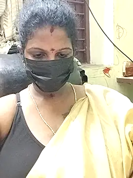 Snapshot of poojaa-rani chatting on November 4, 2025, 5:17 pm poojaa-rani online show from November 4, 2025, 5:17 pm