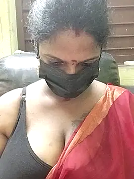 Snapshot of poojaa-rani chatting on November 3, 2025, 5:27 pm poojaa-rani online show from November 3, 2025, 5:27 pm