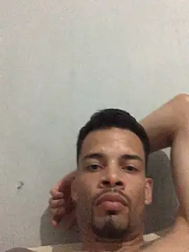 Snapshot of HenriquePhn chatting on March 29, 2026, 7:26 pm HenriquePhn online show from March 29, 2026, 7:26 pm