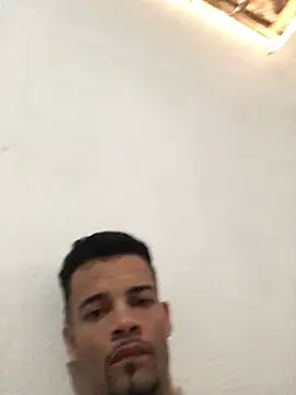 Snapshot of HenriquePhn chatting on May 30, 2026, 7:08 pm HenriquePhn online show from May 30, 2026, 7:08 pm