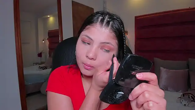 Snapshot of abby_roux chatting on October 25, 2025, 3:28 am abby roux online show from October 25, 2025, 3:28 am