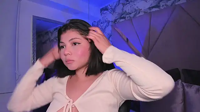 Snapshot of abby_roux chatting on December 15, 2025, 2:50 am abby roux online show from December 15, 2025, 2:50 am