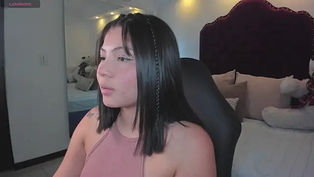 Snapshot of abby_roux chatting on October 24, 2025, 3:27 am abby roux online show from October 24, 2025, 3:27 am