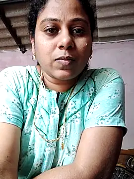 Snapshot of JENNIFERtamil chatting on December 4, 2025, 7:51 am JENNIFERtamil online show from December 4, 2025, 7:51 am