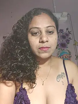 Snapshot of JENNIFERtamil chatting on November 21, 2025, 4:39 pm JENNIFERtamil online show from November 21, 2025, 4:39 pm