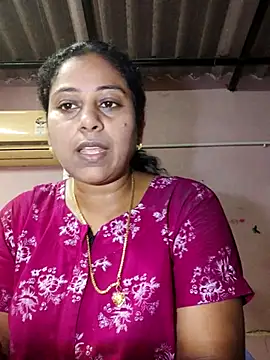 Snapshot of JENNIFERtamil chatting on November 4, 2025, 7:23 am JENNIFERtamil online show from November 4, 2025, 7:23 am