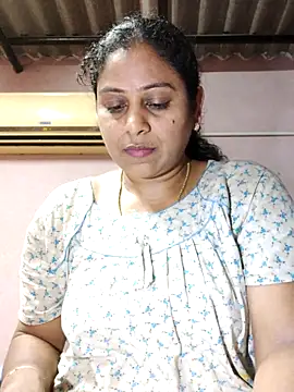 JENNIFERtamil online show from May 15, 2026, 7:50 am