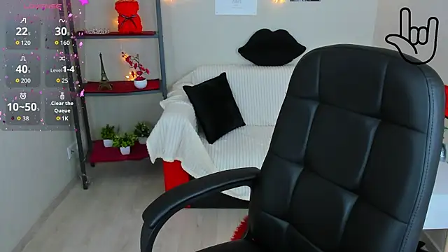 Kitti   online show from May 13, 2026, 1:34 am