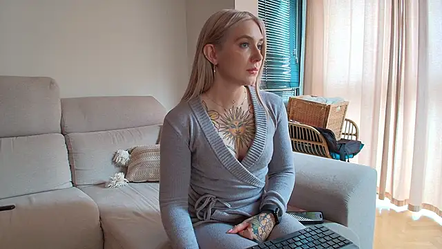 tattoobbgirl online show from March 20, 2026, 3:02 pm