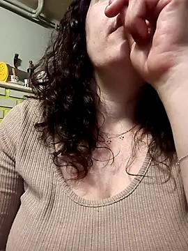 Snapshot of mimi19820 chatting on September 20, 2025, 10:59 pm mimi19820 online show from September 20, 2025, 10:59 pm