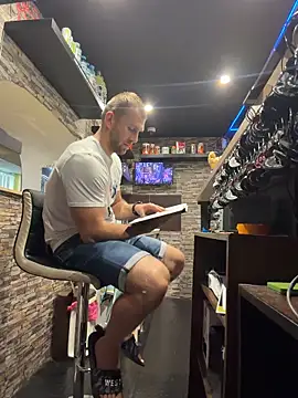 Snapshot of trainwithme chatting on July 14, 2026, 6:18 am trainwithme online show from July 14, 2026, 6:18 am