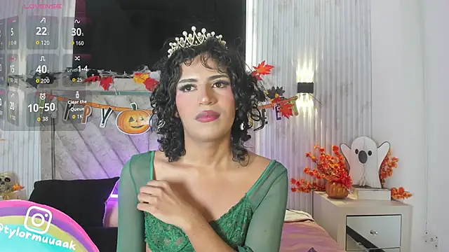 Snapshot of Taylor_Harveey chatting on November 1, 2025, 8:03 pm Taylor Harveey online show from November 1, 2025, 8:03 pm