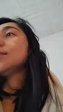 Elowyn online show from November 28, 2025, 6:41 pm