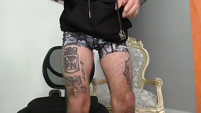 Snapshot of bigdick_monster1 chatting on November 4, 2025, 2:32 pm bigdick monster1 online show from November 4, 2025, 2:32 pm