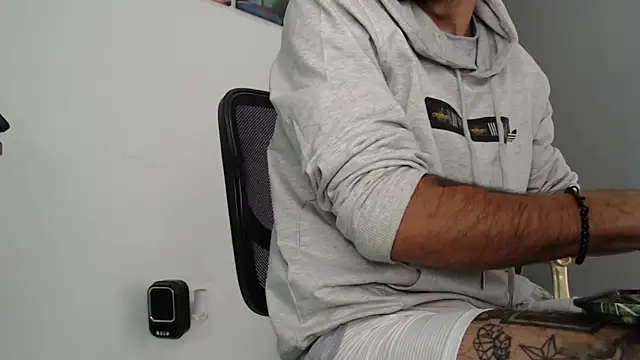 Snapshot of bigdick_monster1 chatting on November 14, 2025, 2:10 pm bigdick monster1 online show from November 14, 2025, 2:10 pm