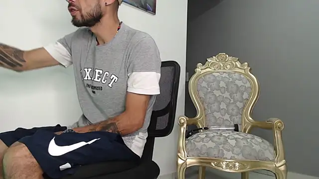 Snapshot of bigdick_monster1 chatting on December 19, 2025, 11:34 am bigdick monster1 online show from December 19, 2025, 11:34 am