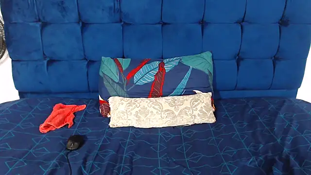 Snapshot of AriesCake chatting on December 18, 2025, 11:36 am AriesCake online show from December 18, 2025, 11:36 am