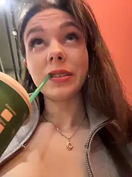 MilaBee online show from February 21, 2026, 11:23 am