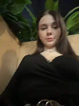 MilaBee online show from April 1, 2026, 7:42 am