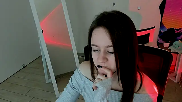 Snapshot of Catherine_e chatting on October 3, 2025, 7:48 pm Catherine e online show from October 3, 2025, 7:48 pm