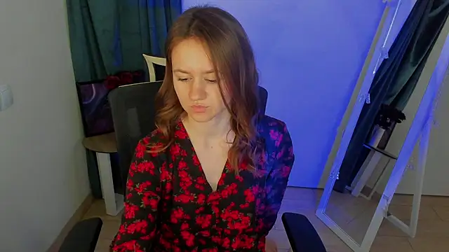 Snapshot of Catherine_e chatting on November 24, 2025, 7:47 pm Catherine e online show from November 24, 2025, 7:47 pm