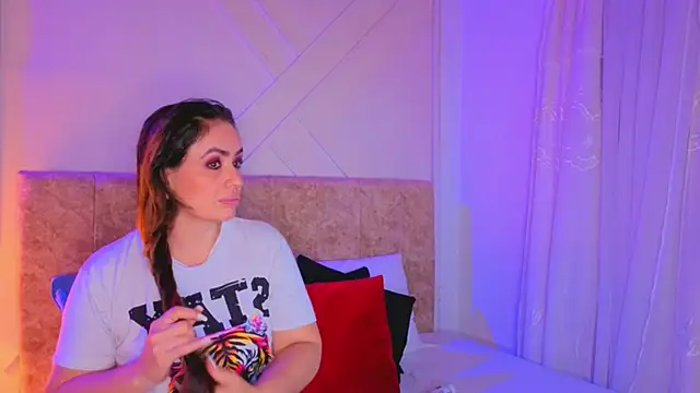 angelinarouse  online show from April 15, 2026, 3:12 am