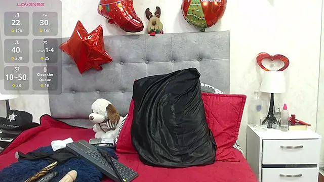 Snapshot of ScarlettGreen_ chatting on December 5, 2025, 11:42 am ScarlettGreen online show from December 5, 2025, 11:42 am