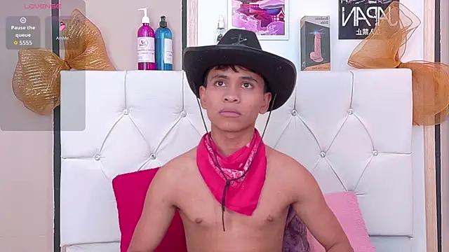 Snapshot of Ethan_Westt chatting on January 9, 2026, 8:16 pm Ethan Westt online show from January 9, 2026, 8:16 pm