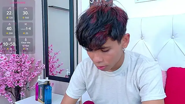 Ethan Westt online show from November 22, 2025, 8:51 pm