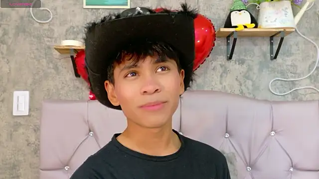 Snapshot of Ethan_Westt chatting on February 17, 2026, 8:17 pm Ethan Westt online show from February 17, 2026, 8:17 pm