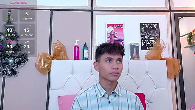 Snapshot of Ethan_Westt chatting on January 7, 2026, 8:03 pm Ethan Westt online show from January 7, 2026, 8:03 pm