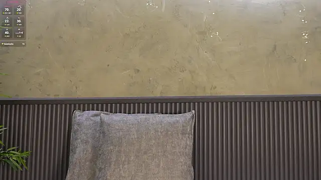 mia lacy  online show from February 10, 2026, 2:43 am