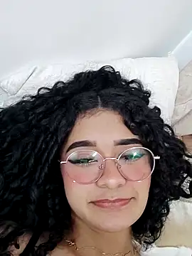 Snapshot of Yumeku_04_ chatting on December 18, 2025, 7:46 am Yumeku 04 online show from December 18, 2025, 7:46 am