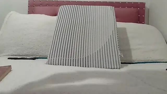 Snapshot of Valeriana00 chatting on October 1, 2025, 7:40 pm Valeriana00 online show from October 1, 2025, 7:40 pm