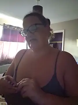 MissQueenBeex online show from May 25, 2026, 7:23 pm