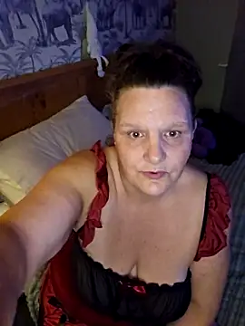 MissQueenBeex online show from December 4, 2025, 11:59 pm