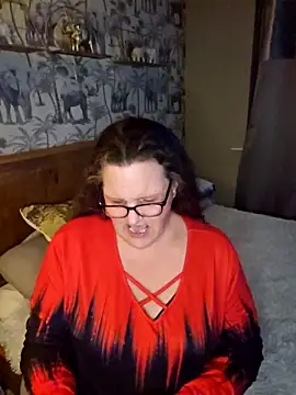 MissQueenBeex online show from April 4, 2026, 8:15 pm