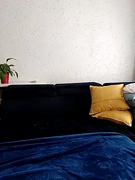 Bootylioustits online show from May 14, 2026, 11:07 am