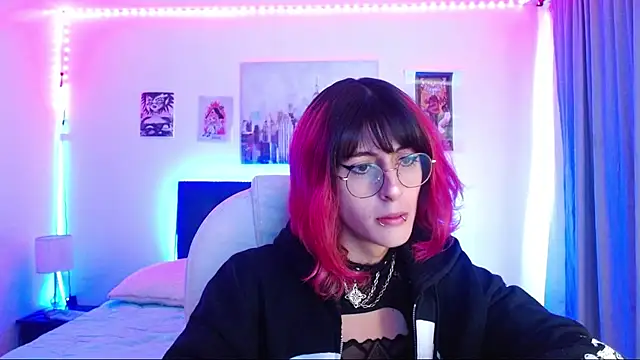 goth minerva online show from December 5, 2025, 1:32 pm