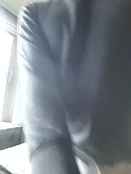 woonee827372 online show from November 30, 2025, 1:17 am