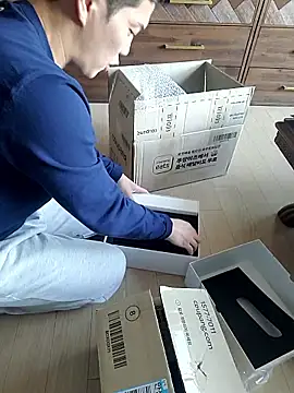 woonee827372 online show from December 1, 2025, 4:57 am